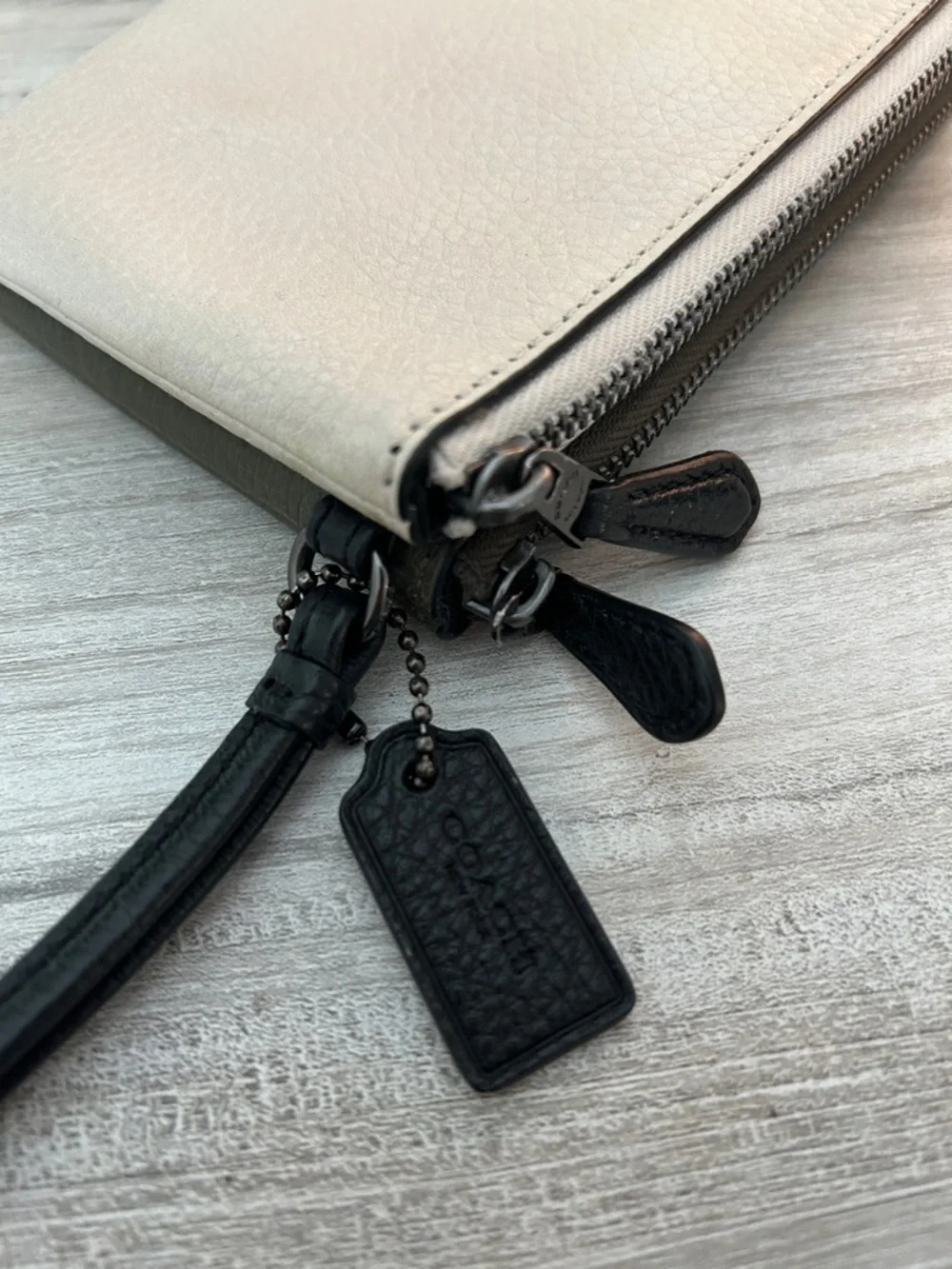 Coach Olive Green and Cream Pebbled Leather Double Zip Wristlet - Picture 6 of 10